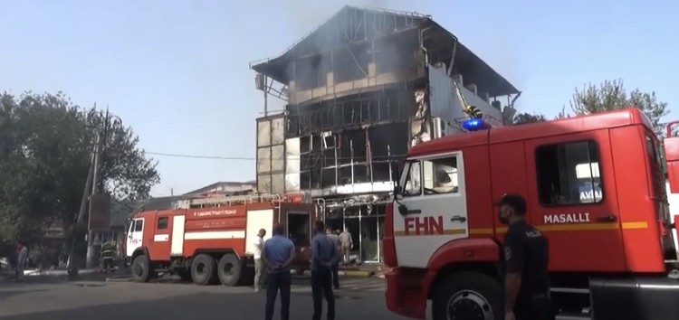 Yanan bazar söndürüldü - VİDEO-FOTO- YENİLƏNİB